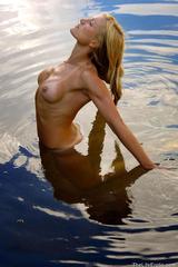 Nude Maite