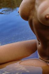 Nude Maite