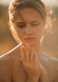 Amelie Lou